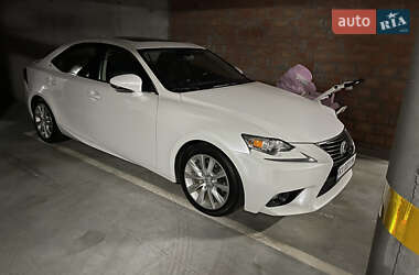 Седан Lexus IS 2015 в 