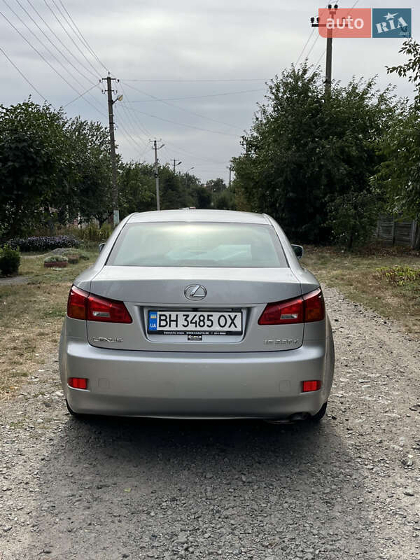 Седан Lexus IS 2008 в Умани