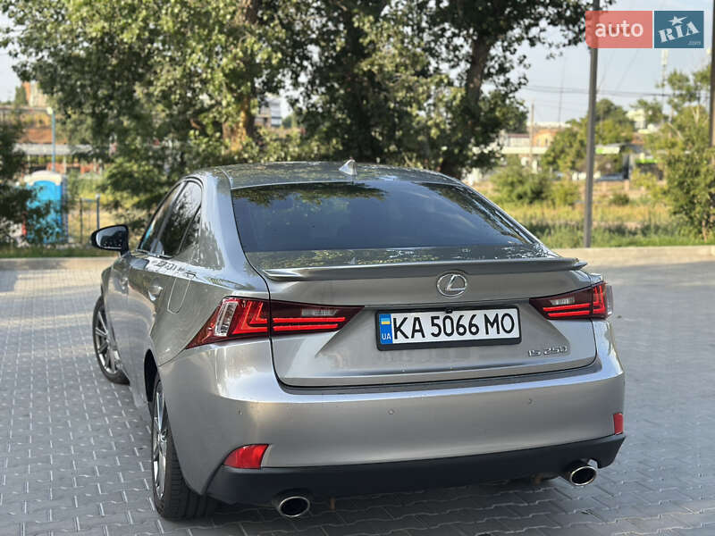 Седан Lexus IS 2014 в Кропивницком