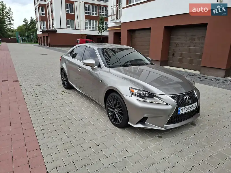 Lexus IS 2013