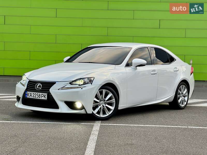 Lexus IS 2013