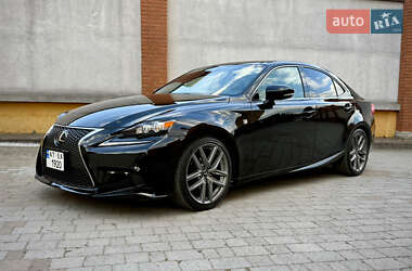 Седан Lexus IS 2015 в Коломиї