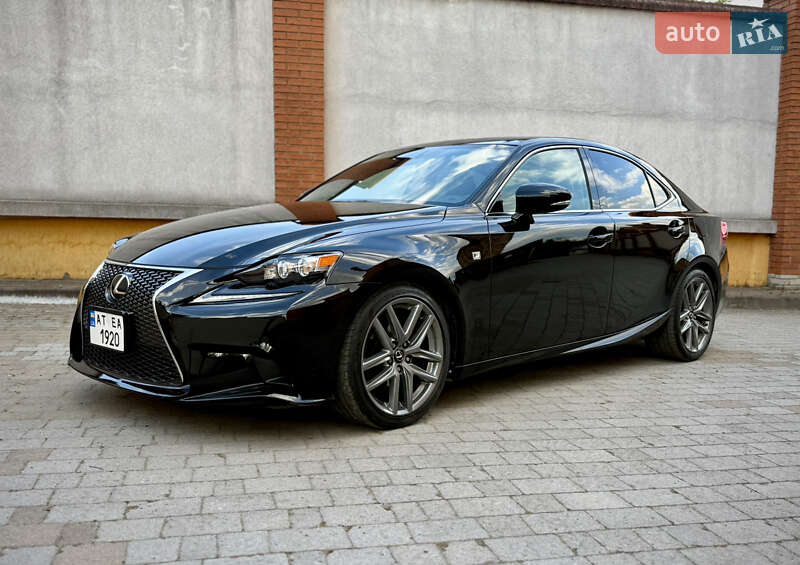Седан Lexus IS 2015 в 