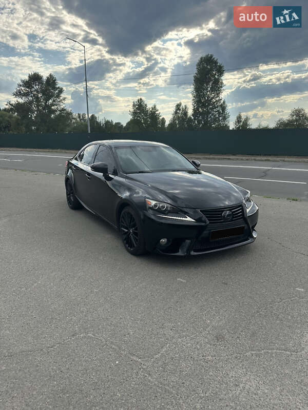 Lexus IS 2013