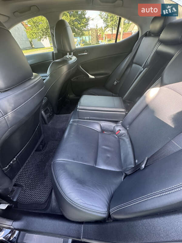 Седан Lexus IS 2010 в Пилиповичах