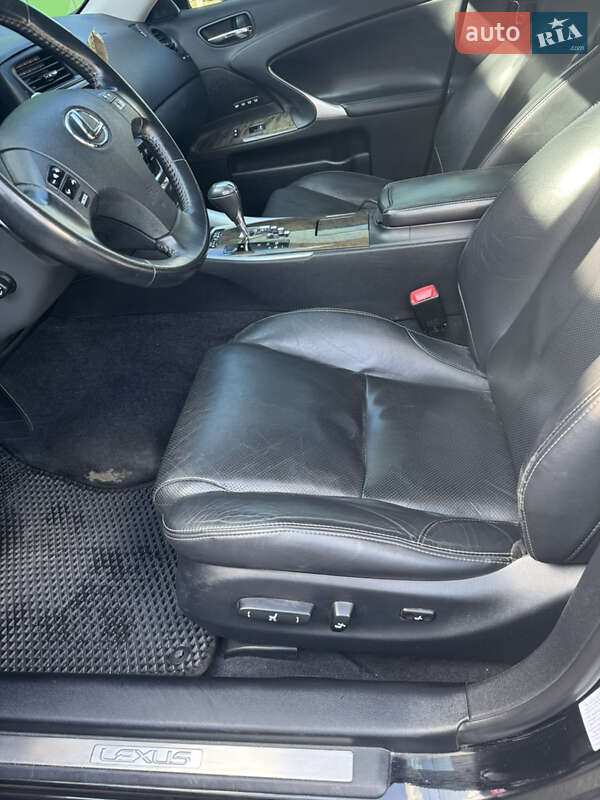 Седан Lexus IS 2010 в Пилиповичах