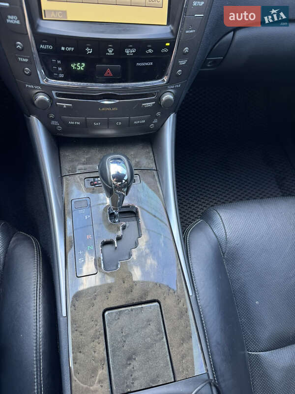 Седан Lexus IS 2010 в Пилиповичах