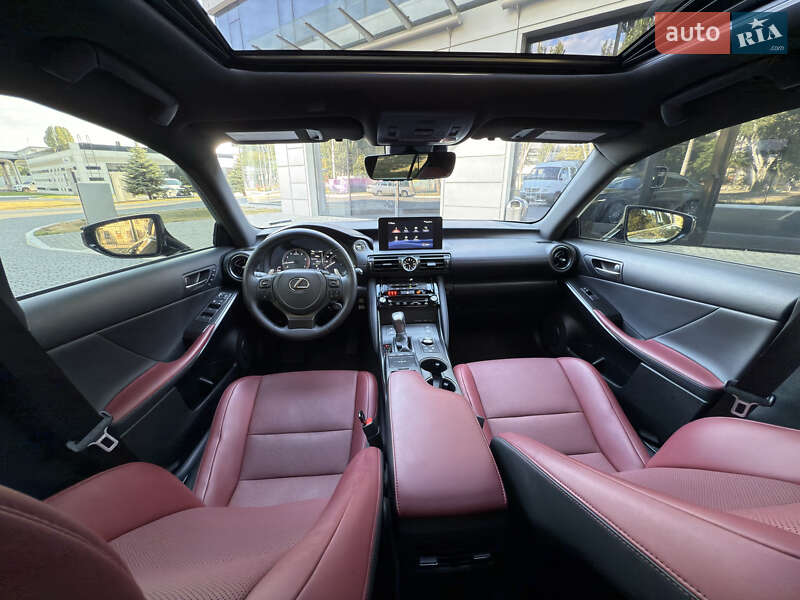 Седан Lexus IS 2023 в Одессе