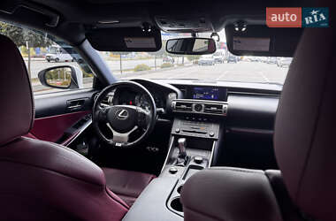 Седан Lexus IS 2015 в Киеве