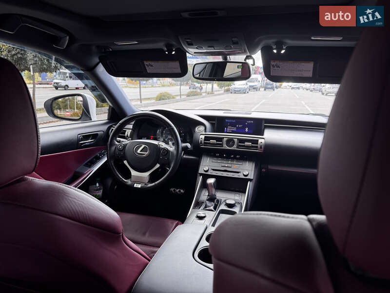 Седан Lexus IS 2015 в Киеве фото 20 Седан Lexus IS 2015 в Киеве