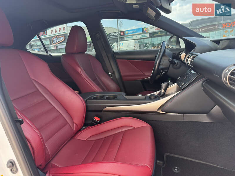 Седан Lexus IS 2015 в Киеве фото 25 Седан Lexus IS 2015 в Киеве