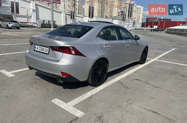 Седан Lexus IS 2015 в 
