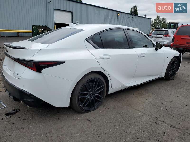 Седан Lexus IS 2024 в Львове