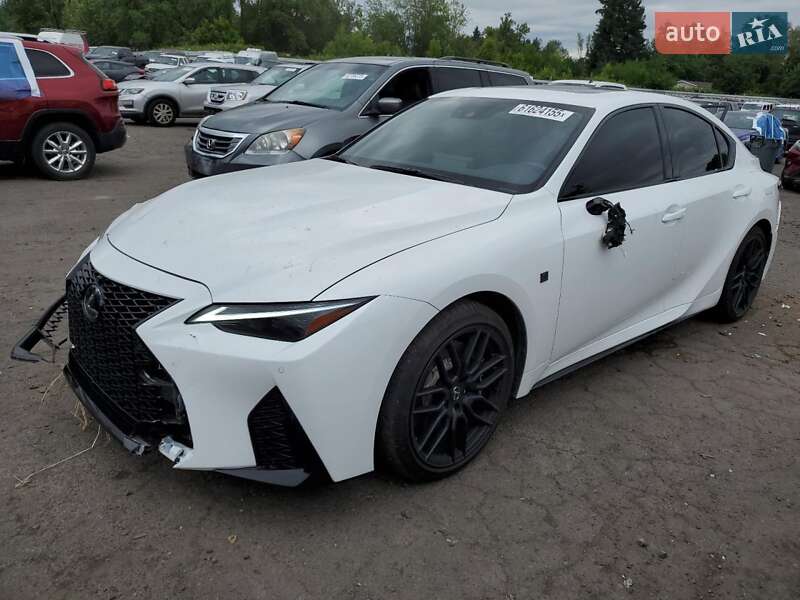 Lexus IS 2024