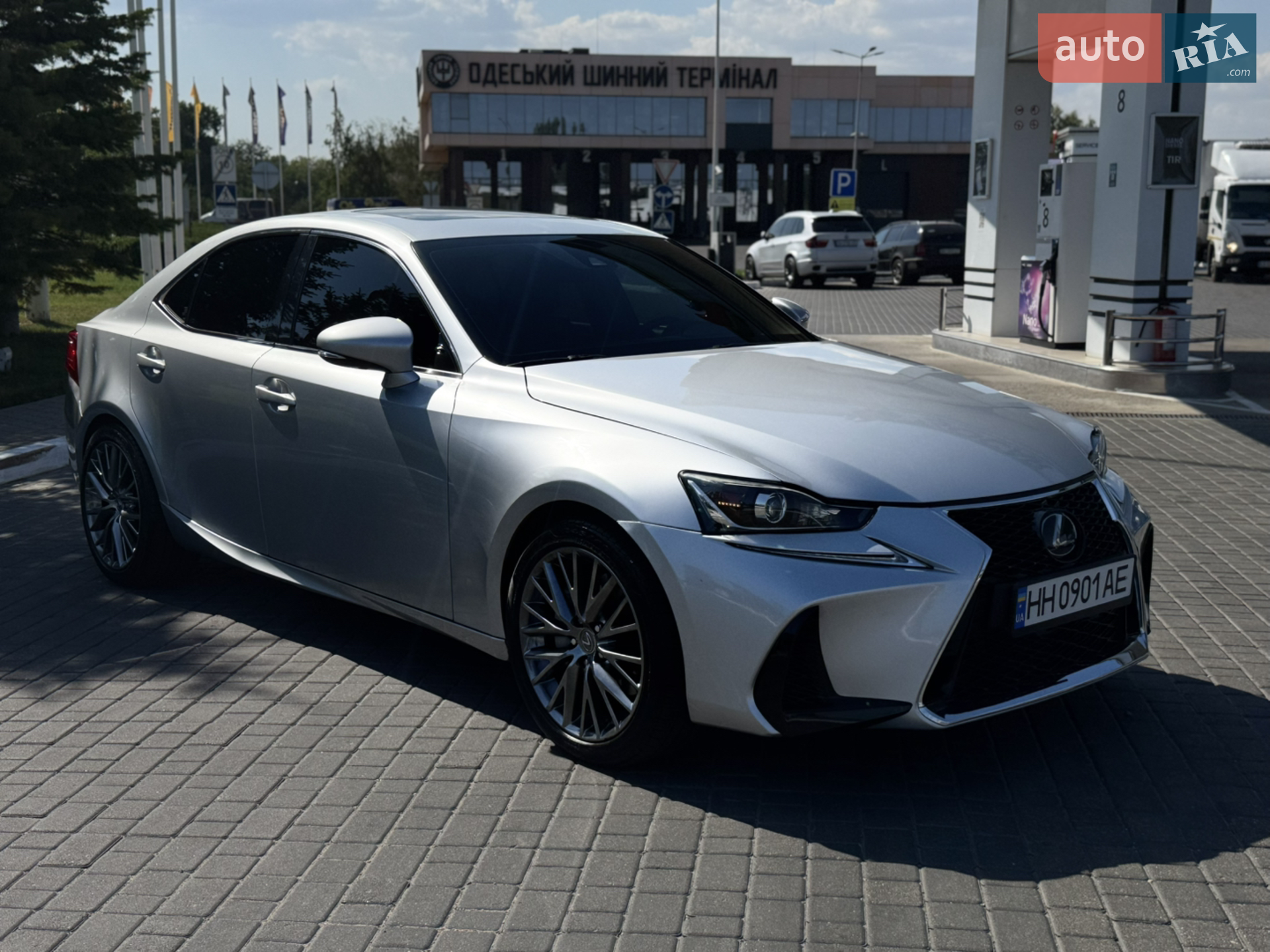 2017 Lexus IS - мініатюра 6