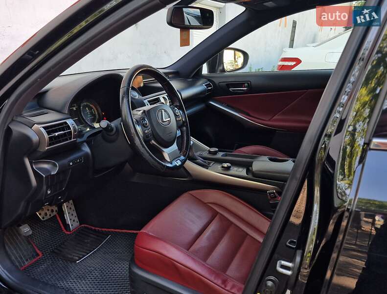 Седан Lexus IS 2016 в Одессе