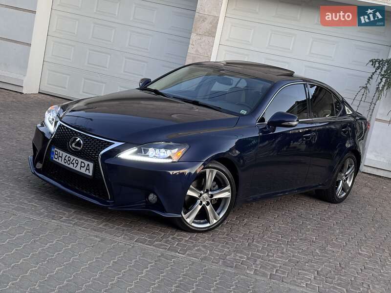 Lexus IS 2012