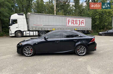 Седан Lexus IS 2018 в 