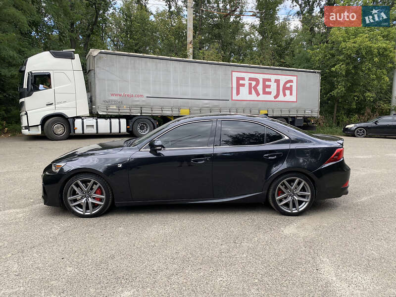 Седан Lexus IS 2018 в Киеве