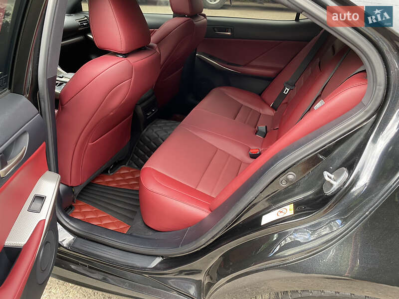 Седан Lexus IS 2018 в Киеве
