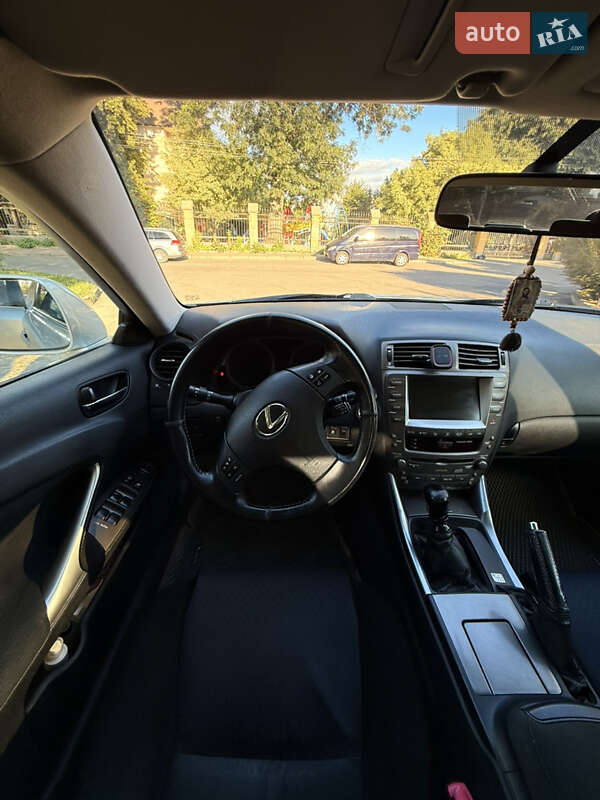 Седан Lexus IS 2007 в Киеве