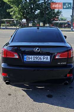 Седан Lexus IS 2012 в 