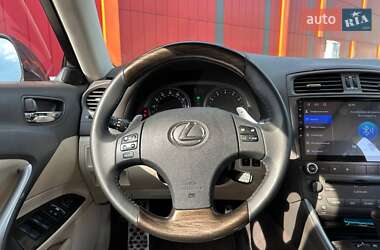 Седан Lexus IS 2010 в 