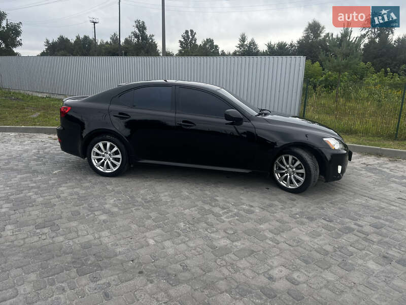 Седан Lexus IS 2005 в Клесовом