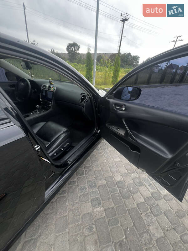 Седан Lexus IS 2005 в Клесовом