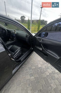Седан Lexus IS 2005 в 