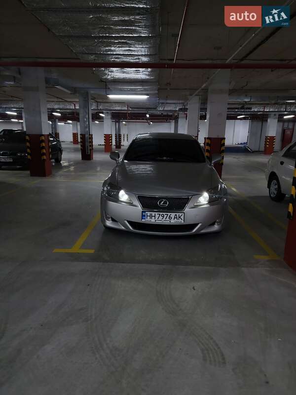 Седан Lexus IS 2006 в Измаиле