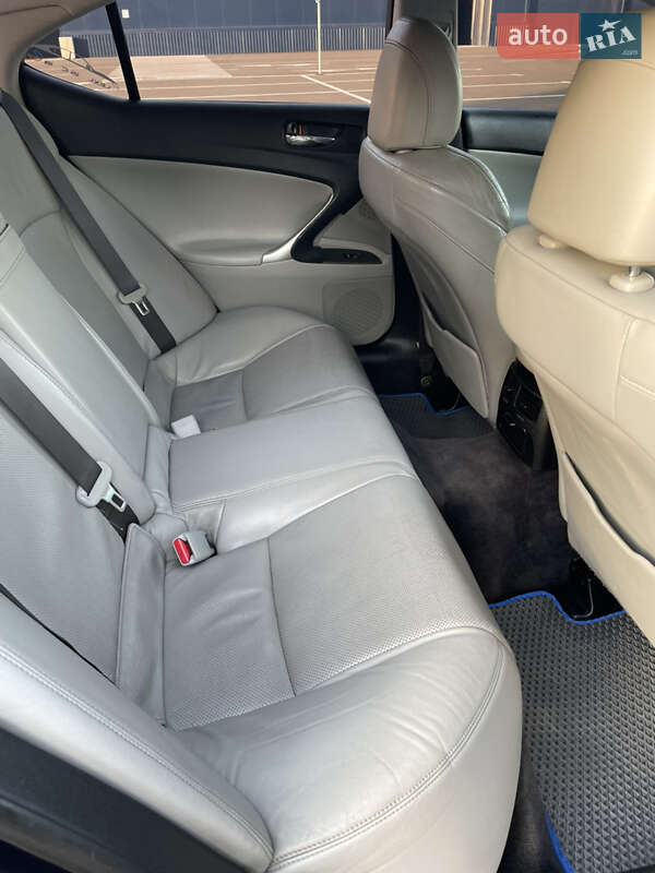 Седан Lexus IS 2006 в Чернигове фото 5 Седан Lexus IS 2006 в Чернигове