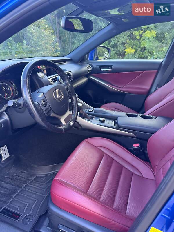 Седан Lexus IS 2016 в Харькове