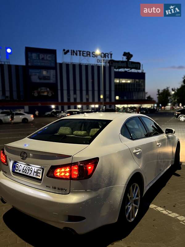 Седан Lexus IS 2010 в Львове