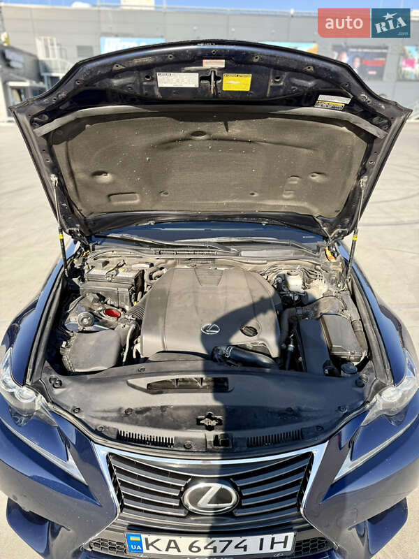 Седан Lexus IS 2013 в Киеве