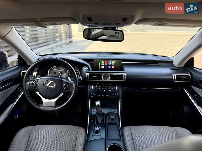 Седан Lexus IS 2013 в Киеве