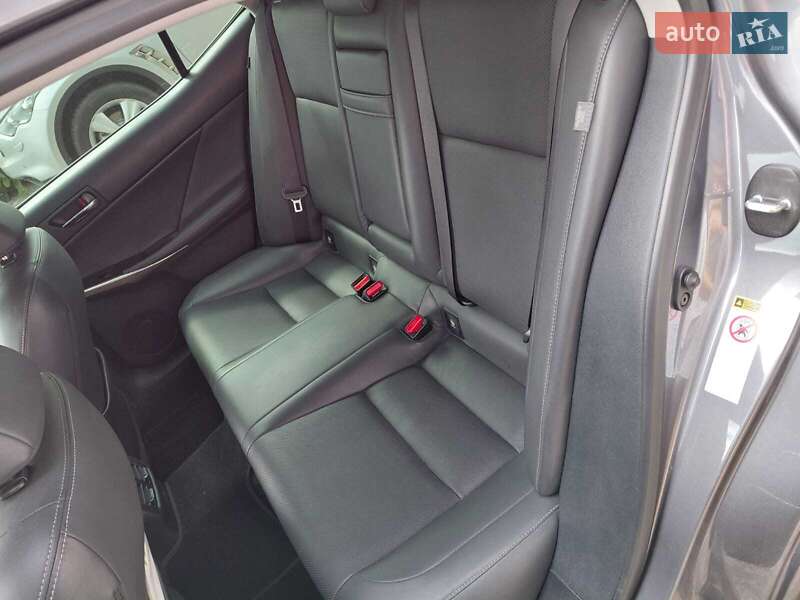 Седан Lexus IS 2014 в Буче