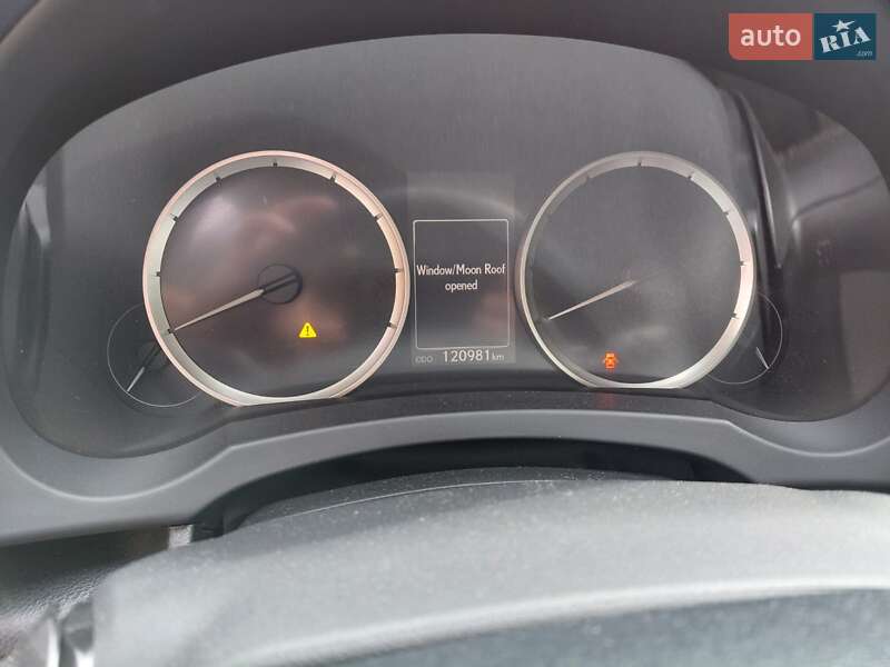 Седан Lexus IS 2014 в Буче