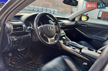Седан Lexus IS 2014 в 