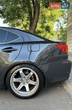 Седан Lexus IS 2005 в 