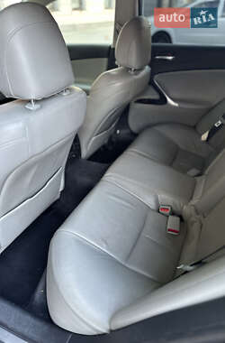 Седан Lexus IS 2005 в 