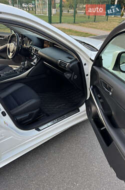 Седан Lexus IS 2013 в 