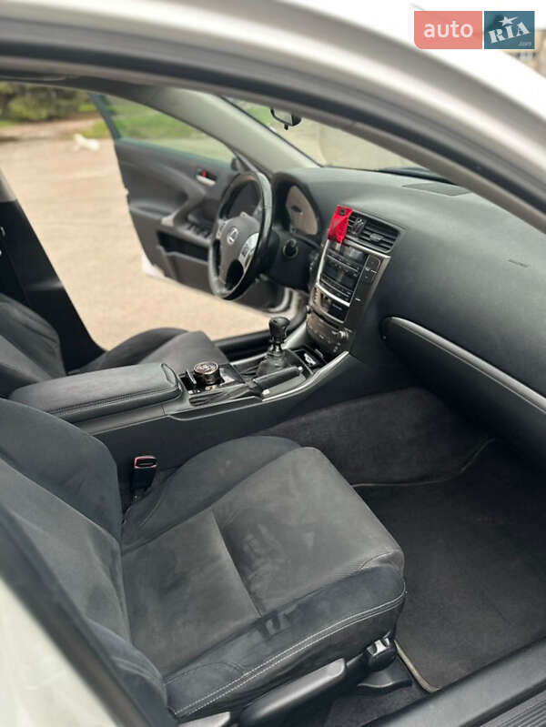 Седан Lexus IS 2012 в Луцке