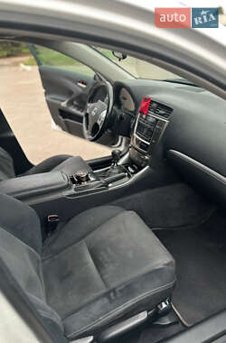 Седан Lexus IS 2012 в 