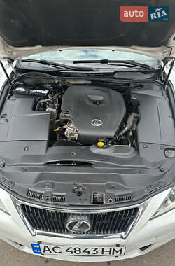 Седан Lexus IS 2012 в 