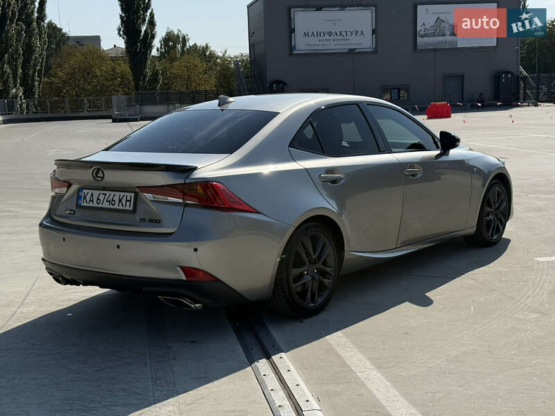 Седан Lexus IS 2018 в Киеве