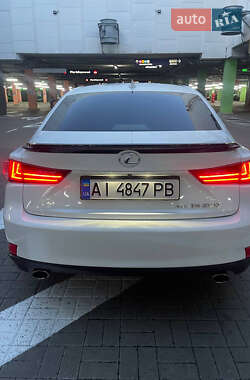Седан Lexus IS 2013 в 