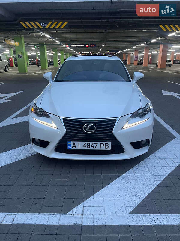 Седан Lexus IS 2013 в 