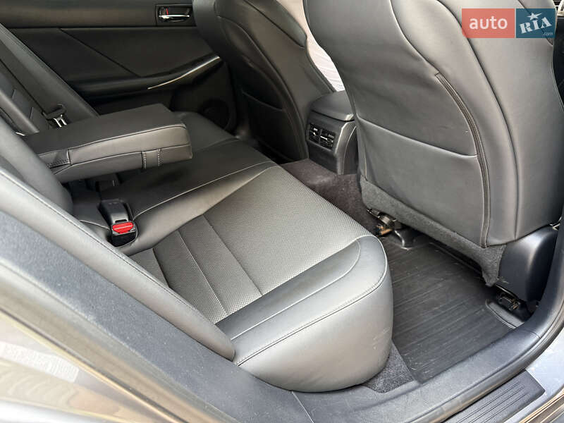 Седан Lexus IS 2013 в Киеве