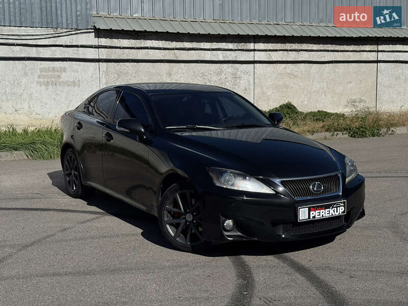 Lexus IS 2011
